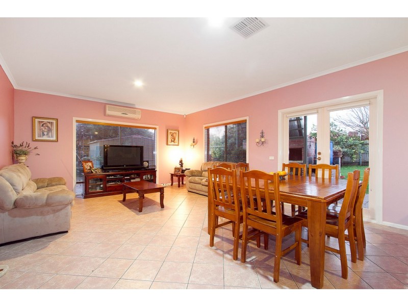 8 Deakin Court, Berwick VIC 3806