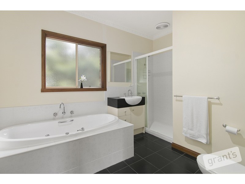 91-93 Caserta Drive, Berwick VIC 3806