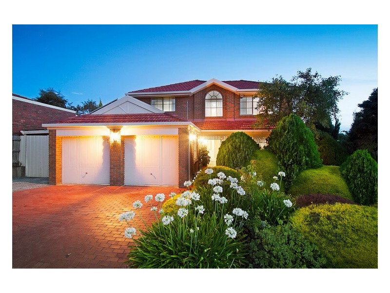 2 Kingsmere Drive, Berwick VIC 3806