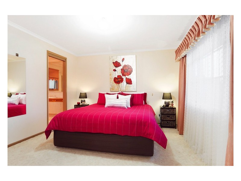 2 Kingsmere Drive, Berwick VIC 3806