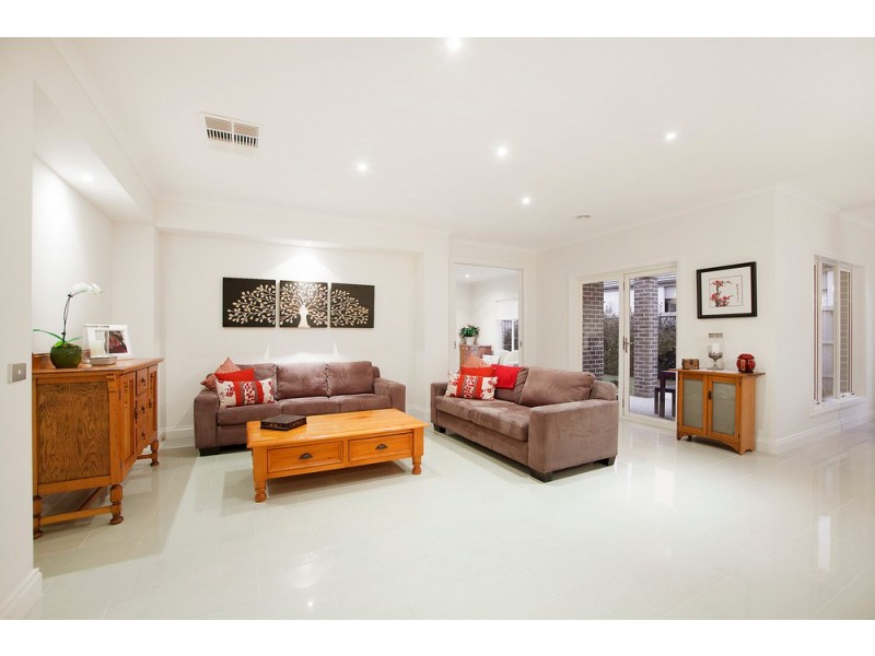 11 Ros Way, Berwick VIC 3806