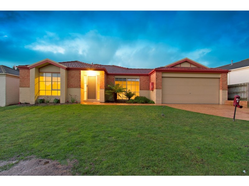 8 Regent Close, Berwick VIC 3806