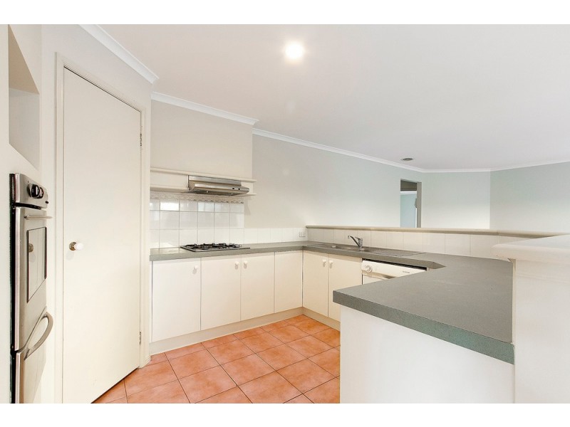 8 Regent Close, Berwick VIC 3806
