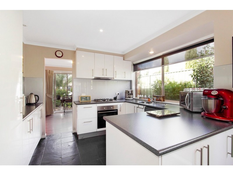 13 Buckland Court, Endeavour Hills VIC 3802