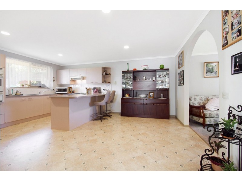 2/27 Florence Avenue, Berwick VIC 3806