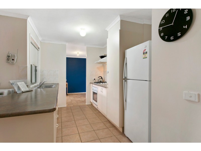 18 Lake View Drive, Narre Warren South VIC 3805