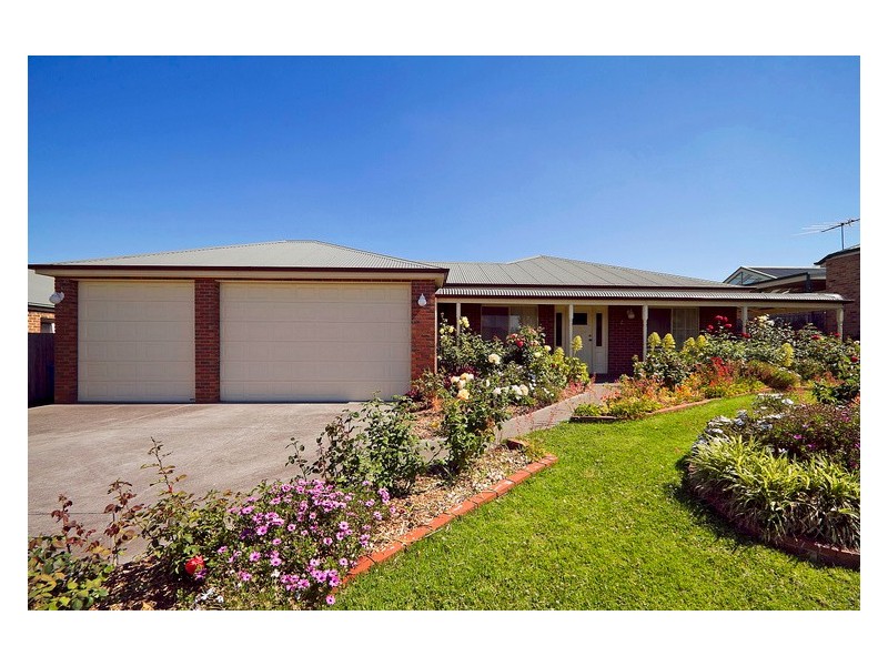 2 Moonbeam Close, Narre Warren South VIC 3805