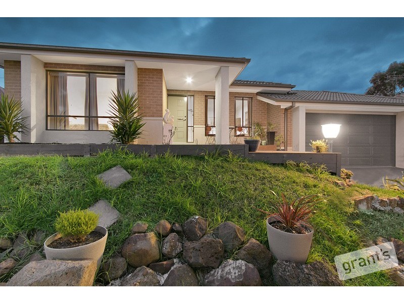 70 Sheldon Drive, Berwick VIC 3806