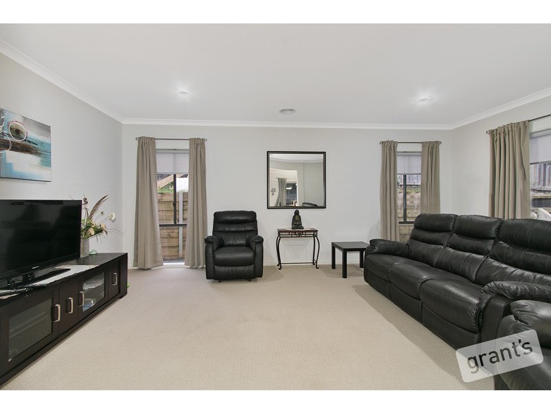 70 Sheldon Drive, Berwick VIC 3806