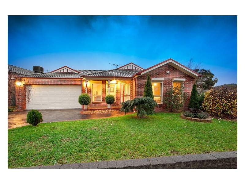 9 Lisson Court, Berwick VIC 3806