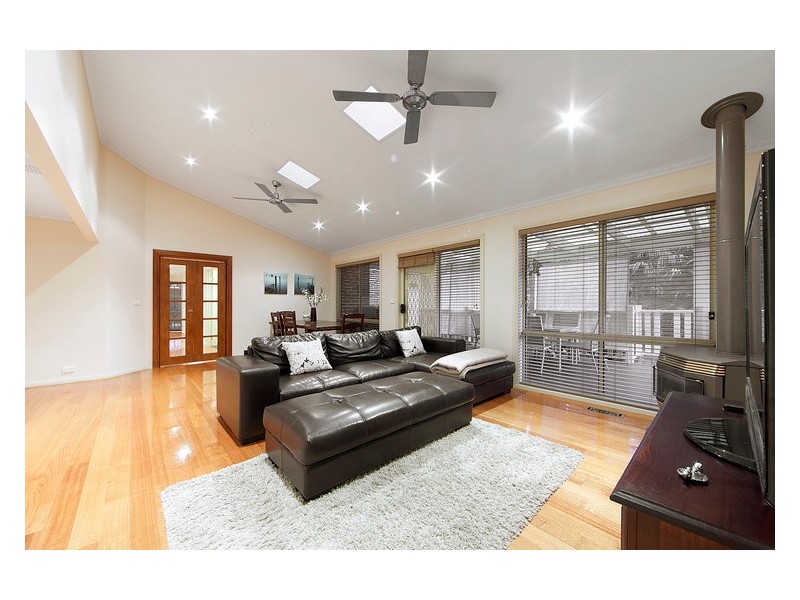 9 Lisson Court, Berwick VIC 3806