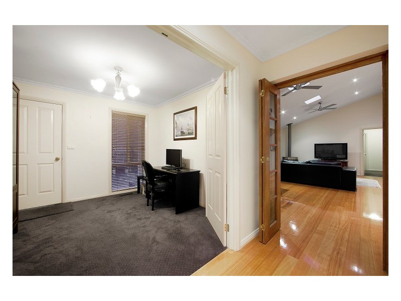 9 Lisson Court, Berwick VIC 3806