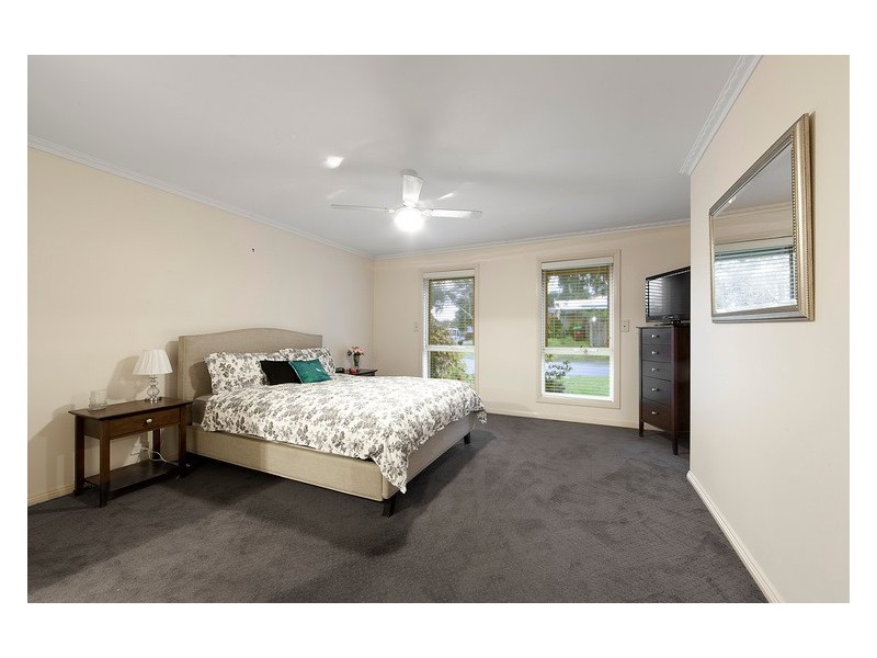 9 Lisson Court, Berwick VIC 3806