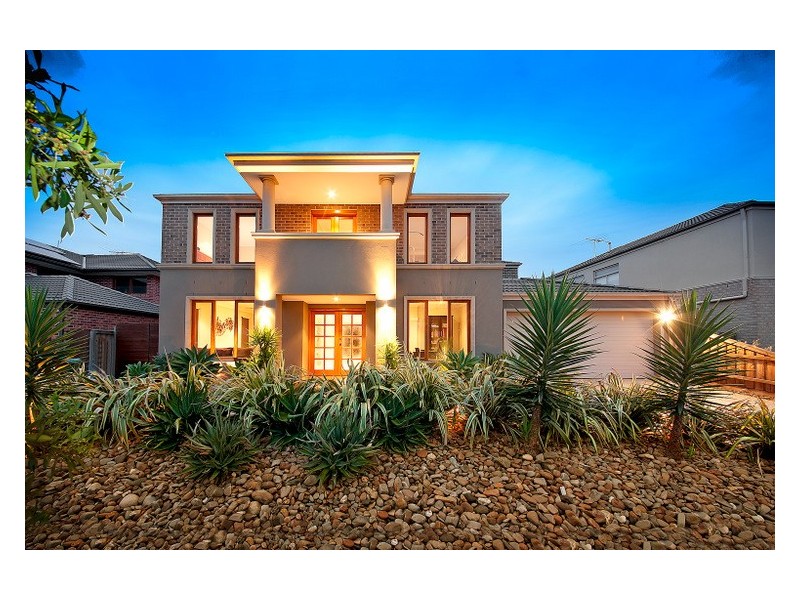 30 Lakeside Drive, Berwick VIC 3806