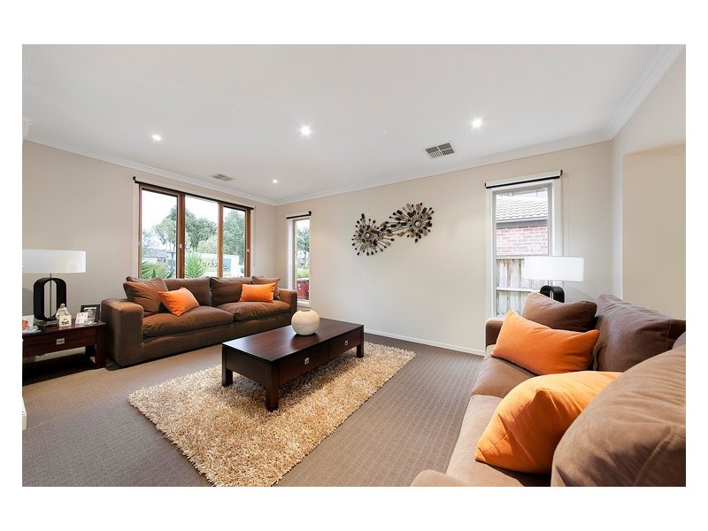 30 Lakeside Drive, Berwick VIC 3806