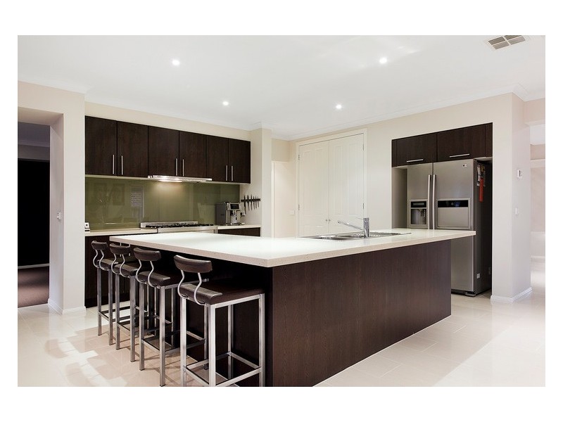 30 Lakeside Drive, Berwick VIC 3806