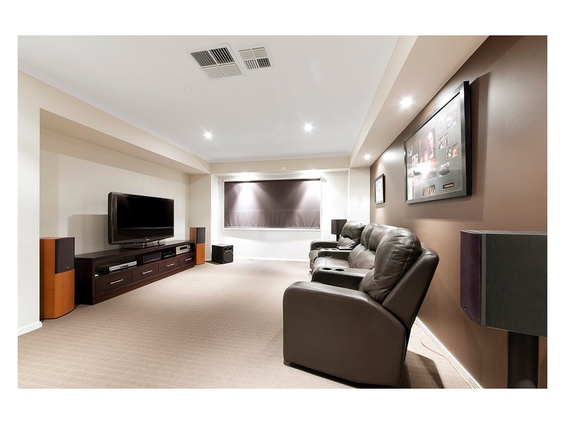 30 Lakeside Drive, Berwick VIC 3806