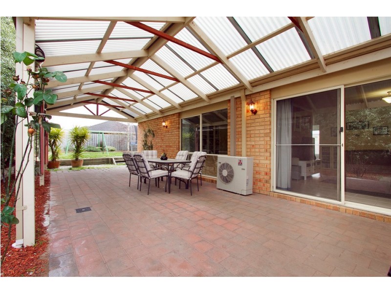 38 Robinswood Parade, Narre Warren South VIC 3805