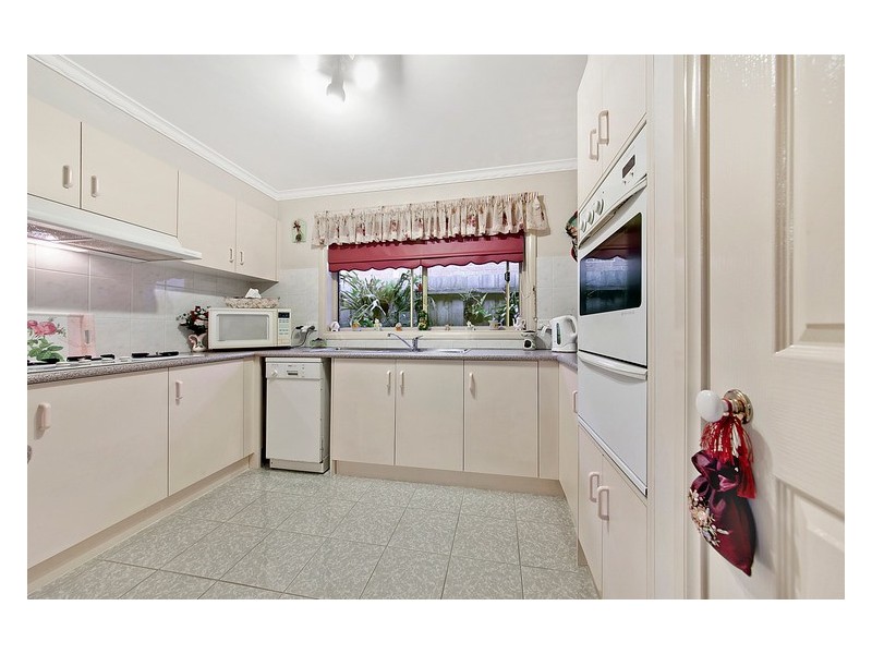 15 Claremont Glen, Berwick VIC 3806