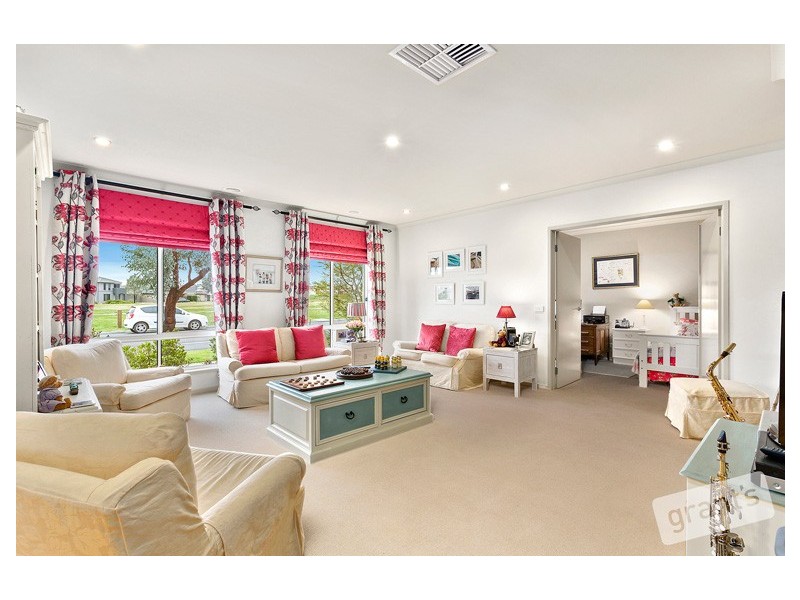 123 Viewgrand Drive, Berwick VIC 3806