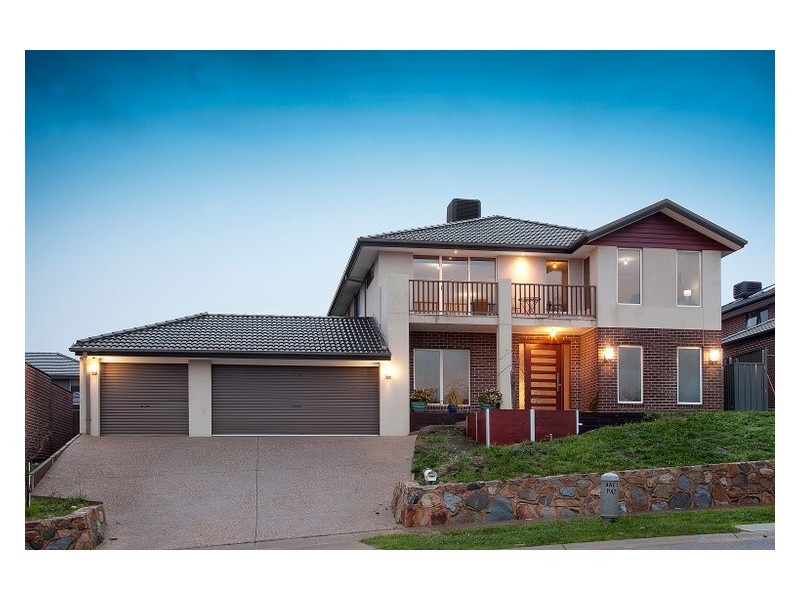 4 Jembecca Drive, Berwick VIC 3806