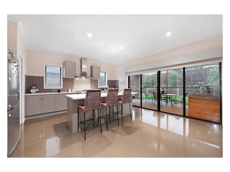 4 Jembecca Drive, Berwick VIC 3806