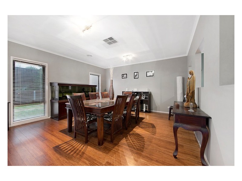 4 Jembecca Drive, Berwick VIC 3806