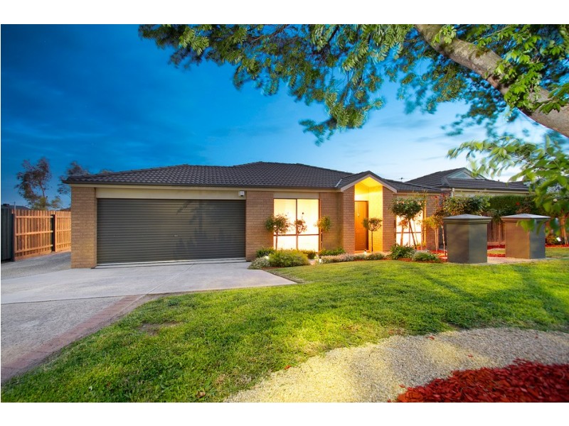 25 Dorchester Drive, Narre Warren South VIC 3805
