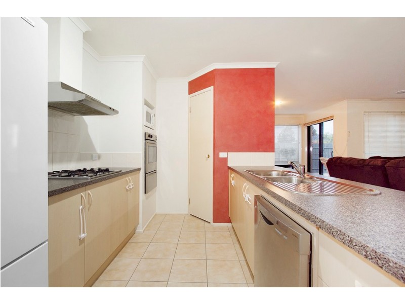 25 Dorchester Drive, Narre Warren South VIC 3805