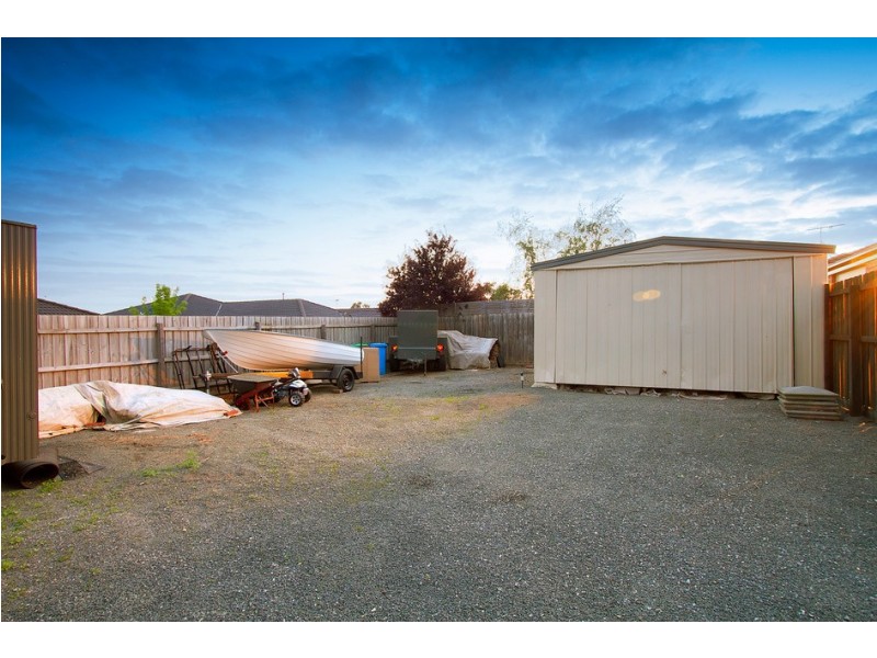 25 Dorchester Drive, Narre Warren South VIC 3805