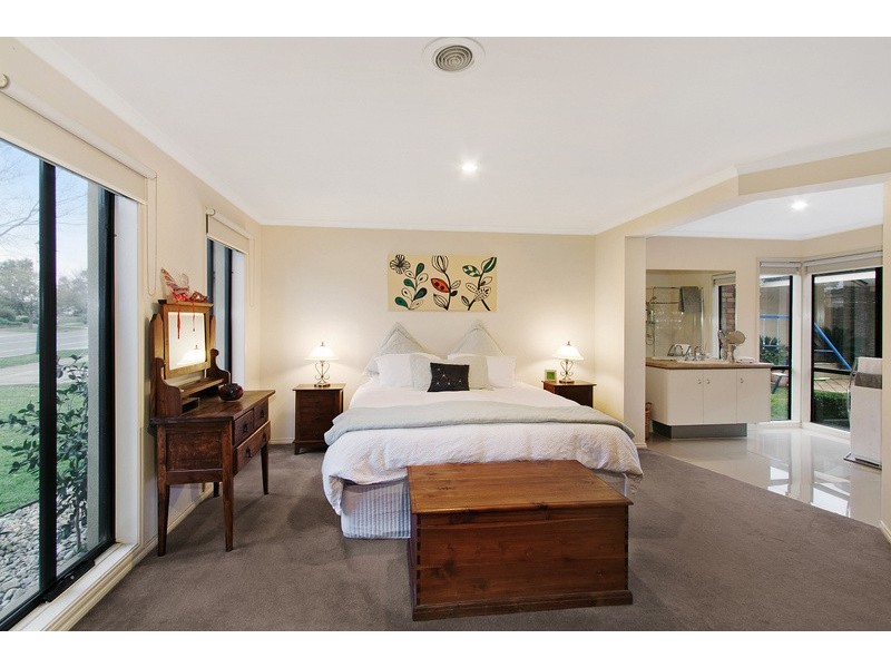 74 Chirnside Road, Berwick VIC 3806