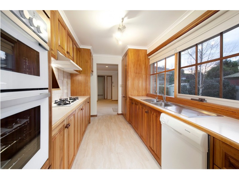 8 Bournevale Drive, Berwick VIC 3806