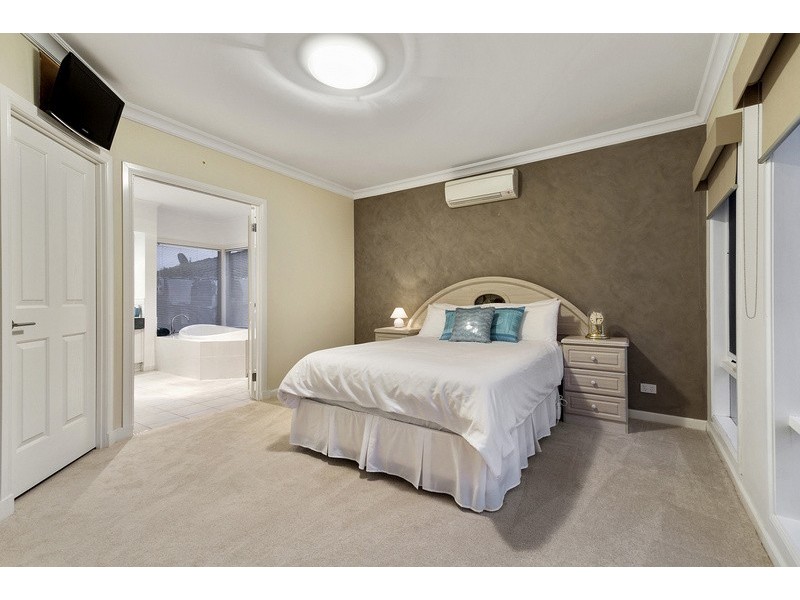 12 Sherman Court, Berwick VIC 3806