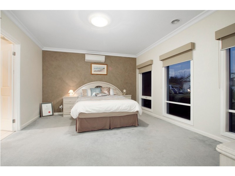 12 Sherman Court, Berwick VIC 3806