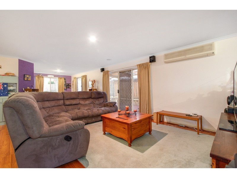 18 Emily Drive, Narre Warren VIC 3805