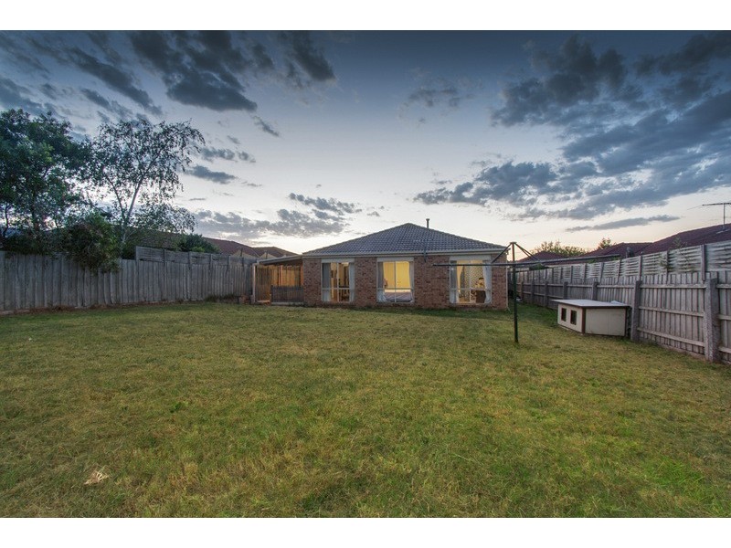 18 Emily Drive, Narre Warren VIC 3805