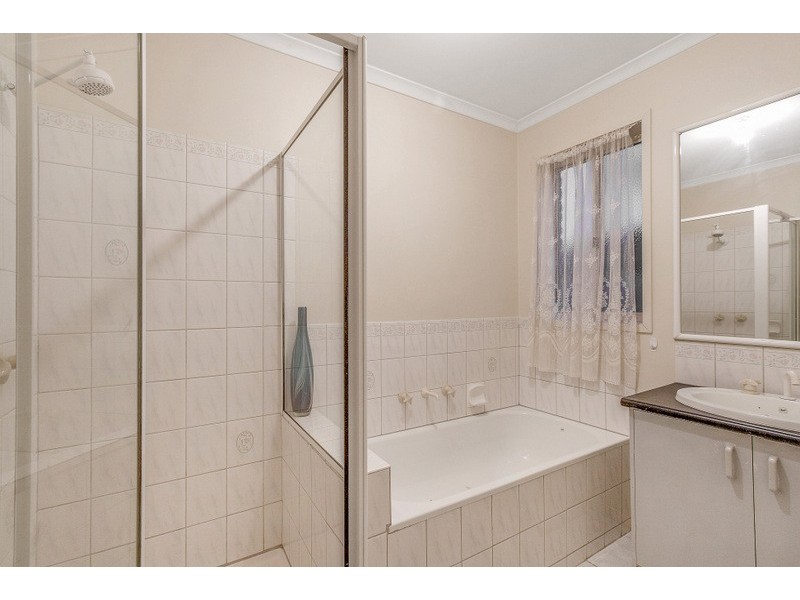 18 Emily Drive, Narre Warren VIC 3805