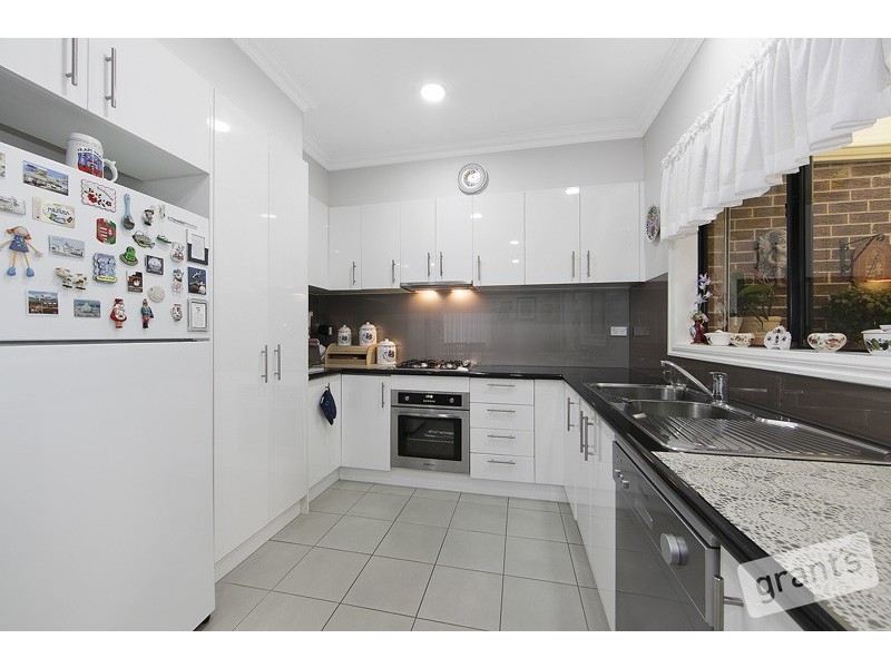 6/130 Kennington Park Drive, Endeavour Hills VIC 3802