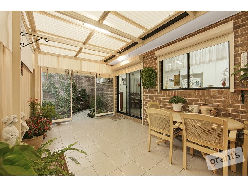 6/130 Kennington Park Drive, Endeavour Hills VIC 3802