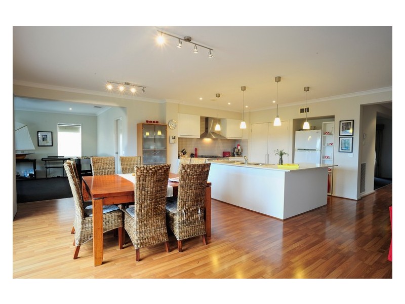 9 Alana Street, Berwick VIC 3806