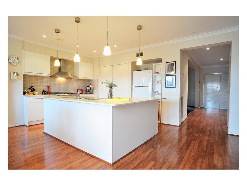 9 Alana Street, Berwick VIC 3806