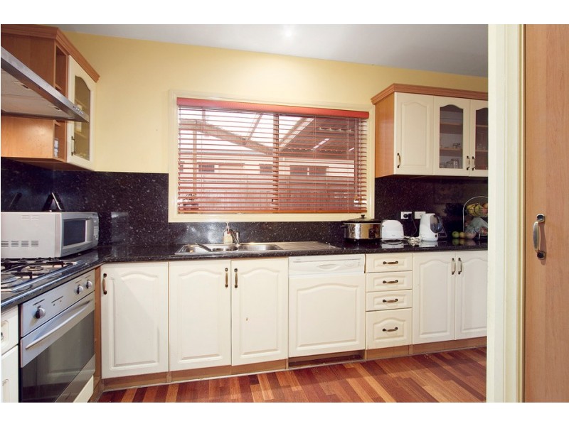 15 Aitken Court, Berwick VIC 3806