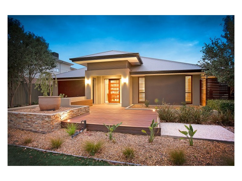 13 Chase Blvd, Berwick VIC 3806