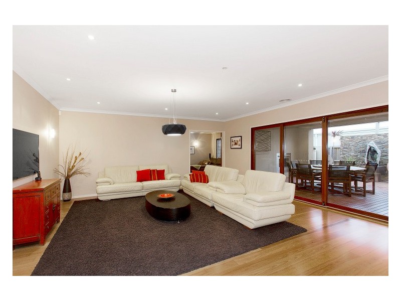 13 Chase Blvd, Berwick VIC 3806