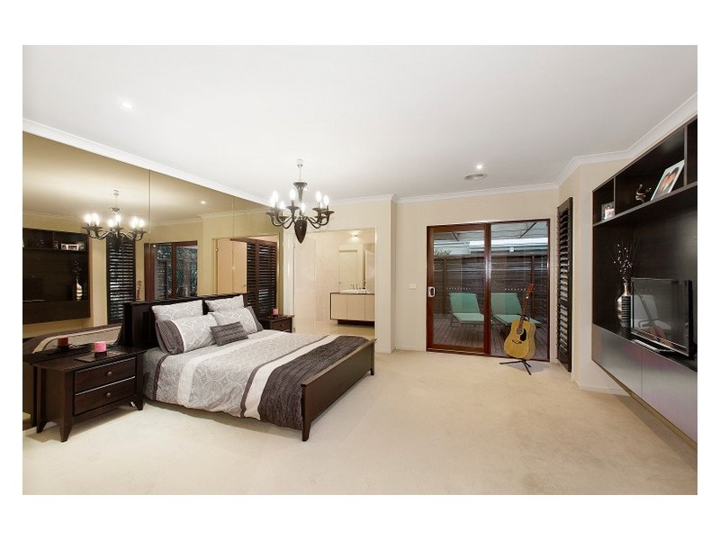 13 Chase Blvd, Berwick VIC 3806