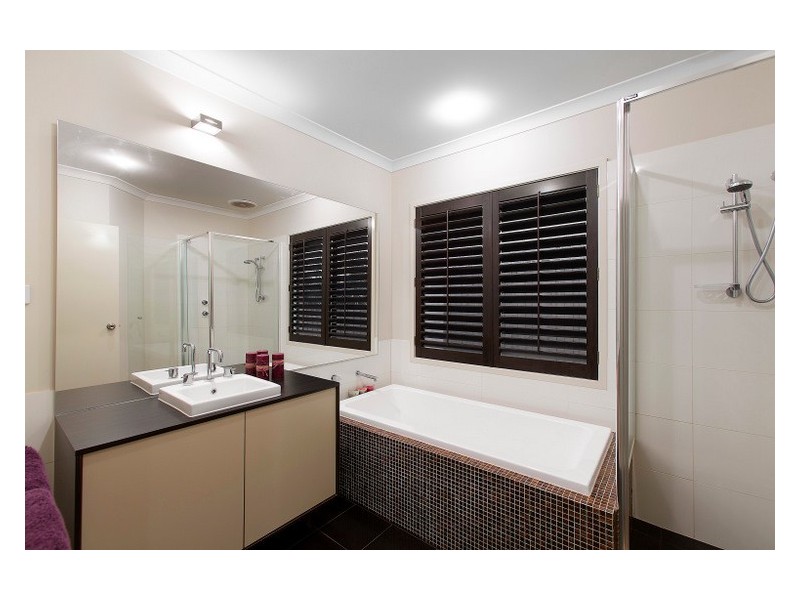 13 Chase Blvd, Berwick VIC 3806