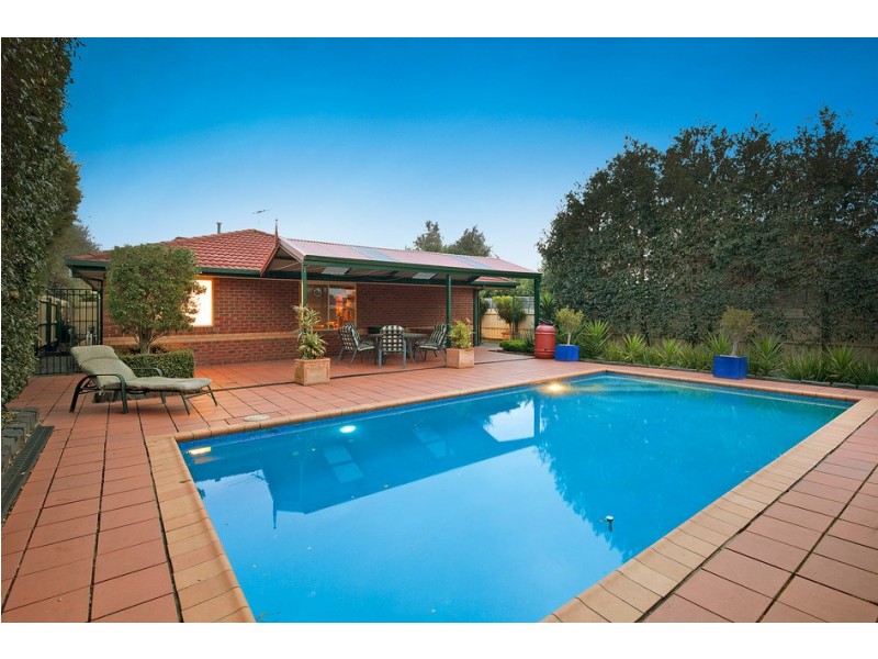 105 Amber Crescent, Narre Warren VIC 3805