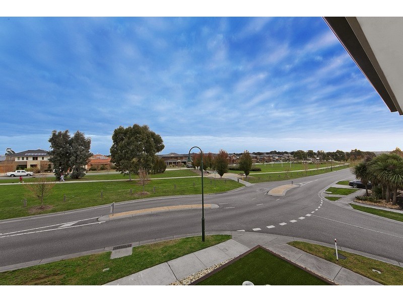 74 Wurundjeri Blvd, Berwick VIC 3806