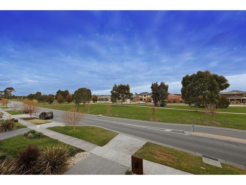 74 Wurundjeri Blvd, Berwick VIC 3806