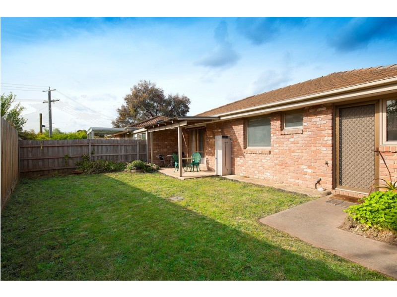 2/15 Sylvia Road, Beaconsfield VIC 3807